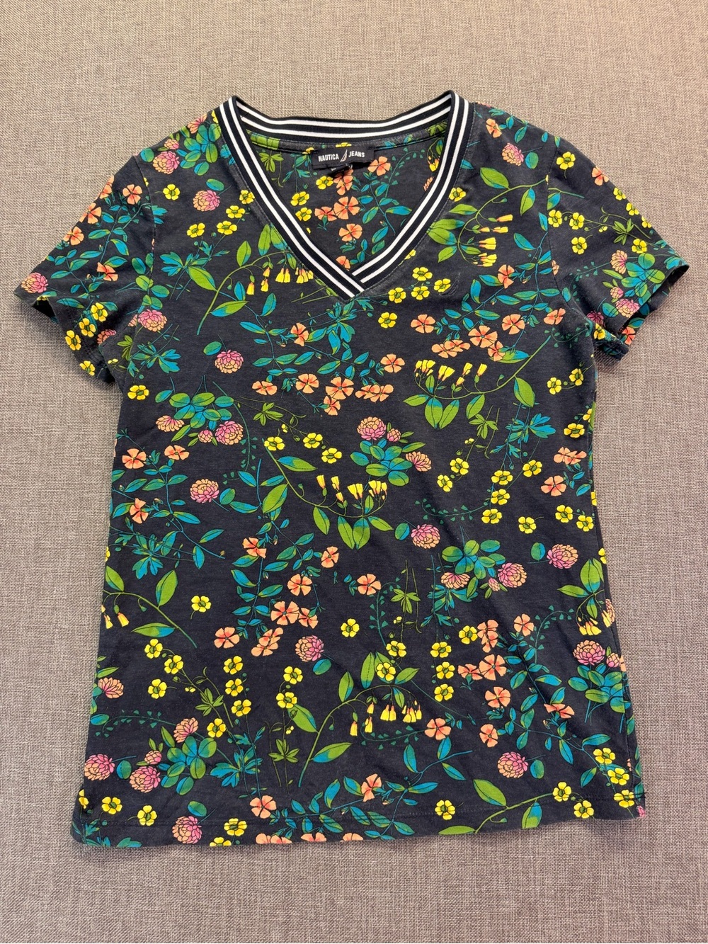 Nautica Women’s Black V-Neck Short Sleeve Tee with Multicolor Floral Print XS